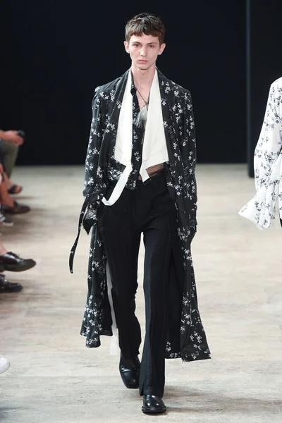 Look 17
